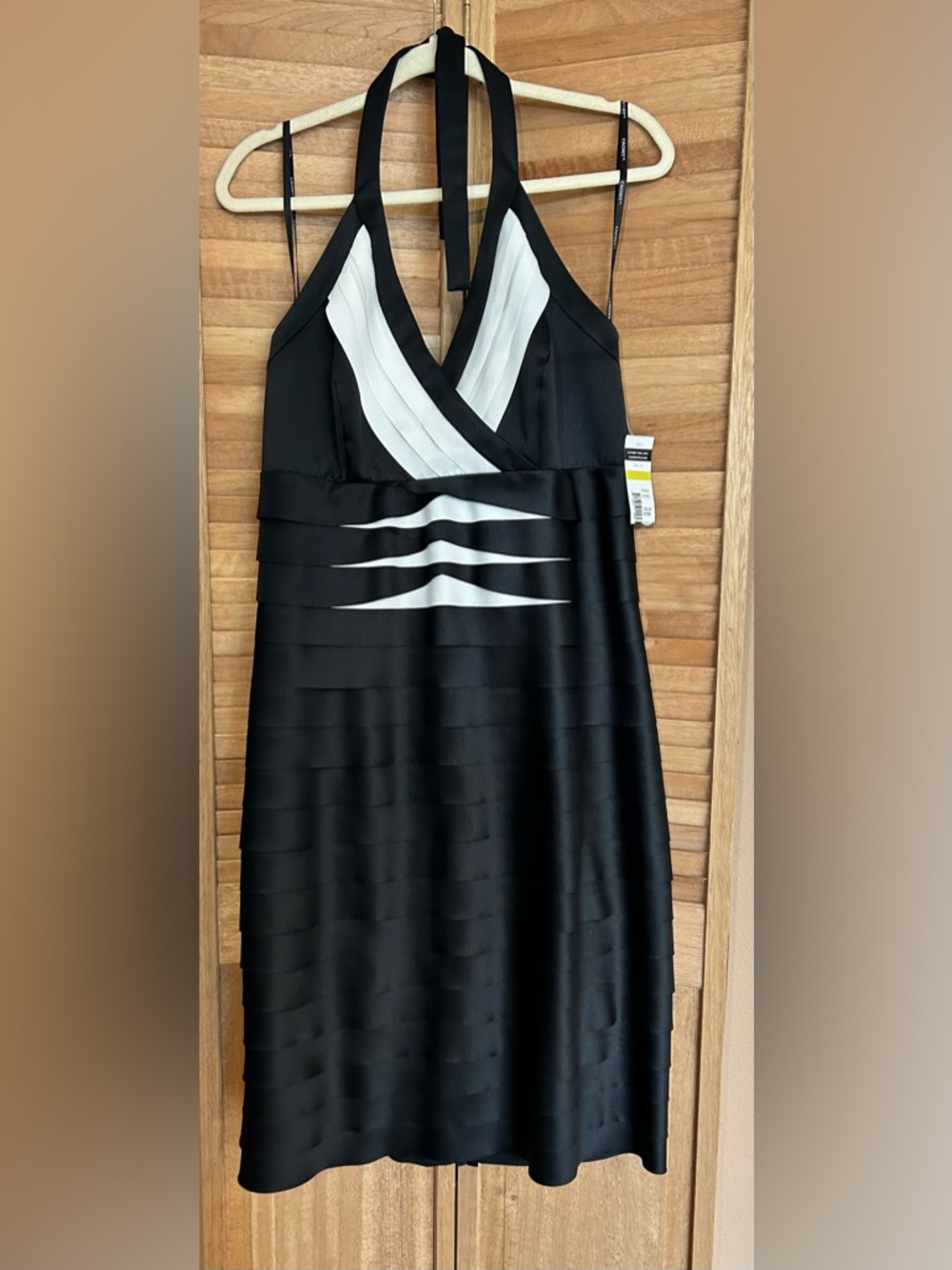Cachet cocktail party dress NWT Womens size 14 halter neck ivory white & black